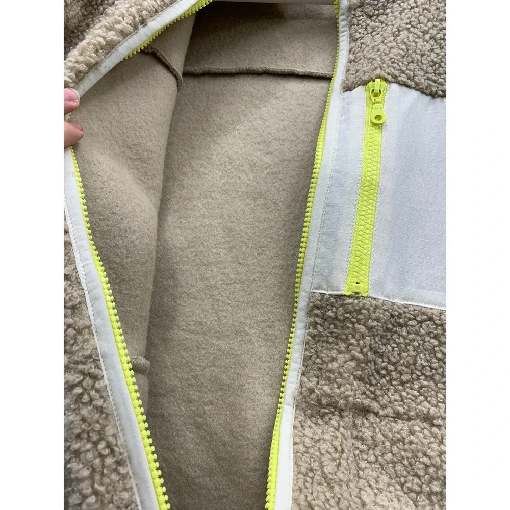 Universal Thread Goods Co Faux Fur Jacket Womens Small Beige Mock Neck Warm Wear
